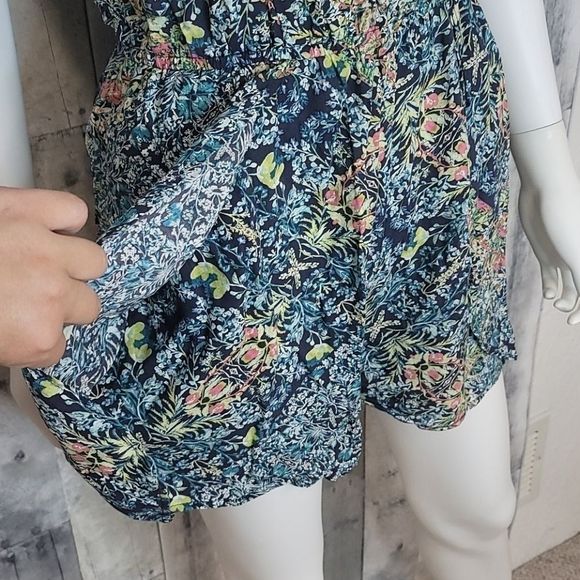 BCBGeneration Floral Multi Romper - Picture 5 of 14